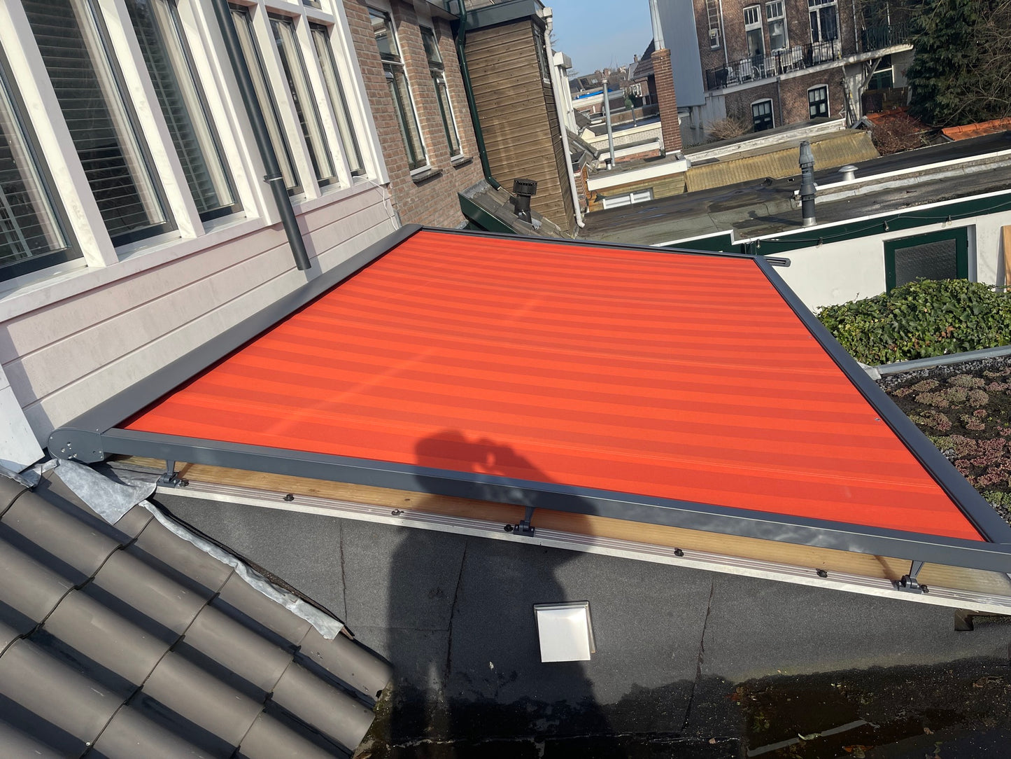 Serre zonwering bovenliggend